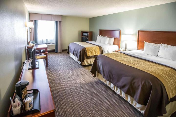 2 Double Beds (2 of 5)