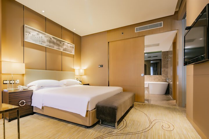 Room 39 of 48