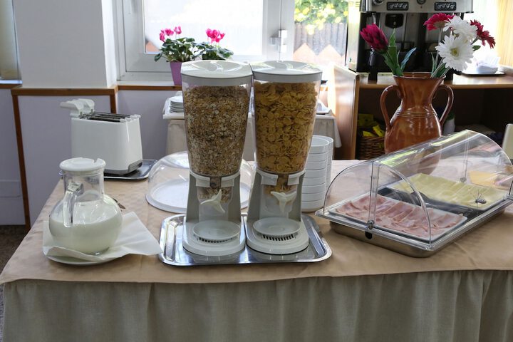 Breakfast/Coffee Service 19 of 30