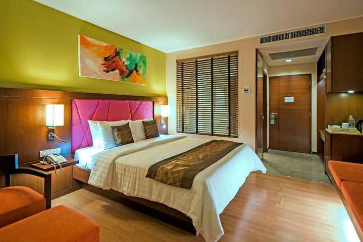 Room 10 of 31