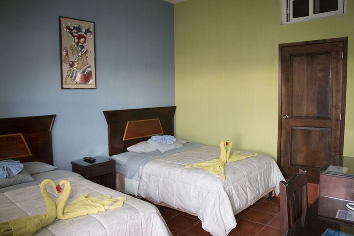 Room 4 of 37