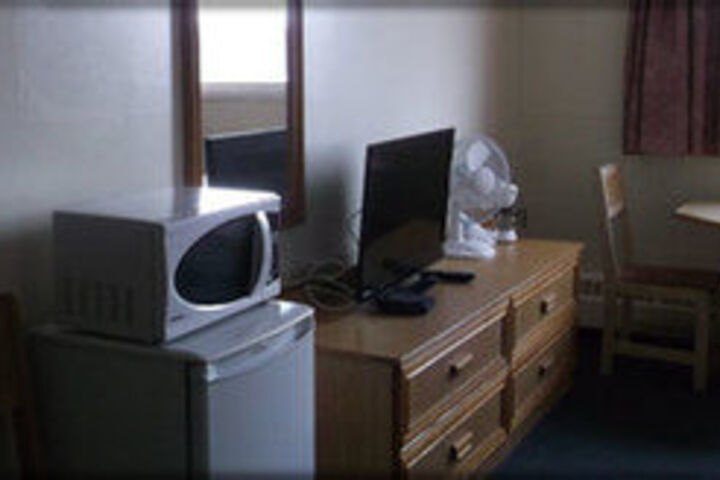 Room 4 of 4