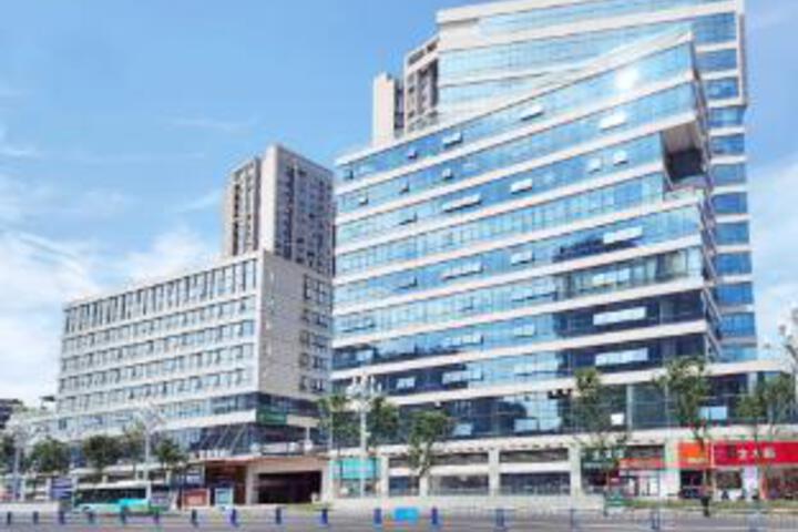 Dazhou Huanyue Hotel (Railway Station Branch)