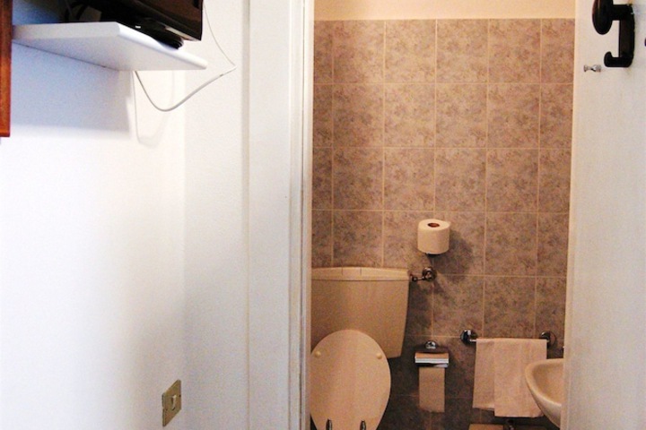 Room 30 of 59