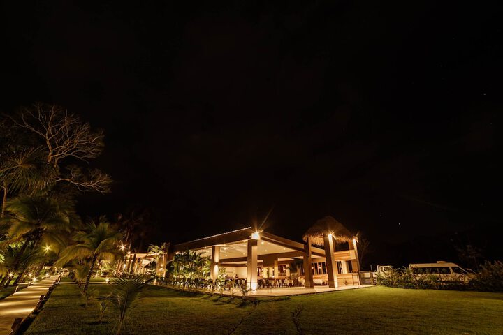 Hotel Exterior 60 of 79