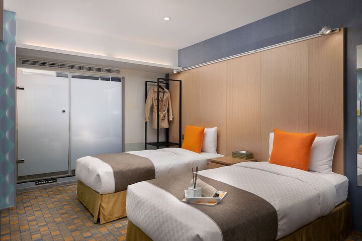 Room 11 of 31