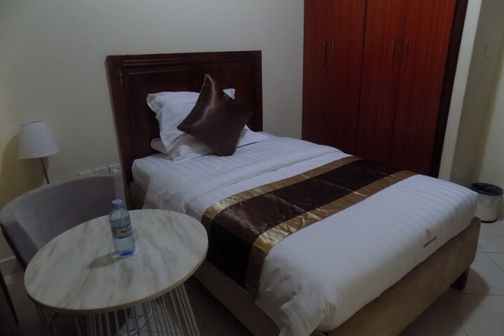 Room 15 of 41