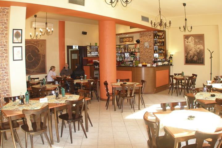 Dining 59 of 61