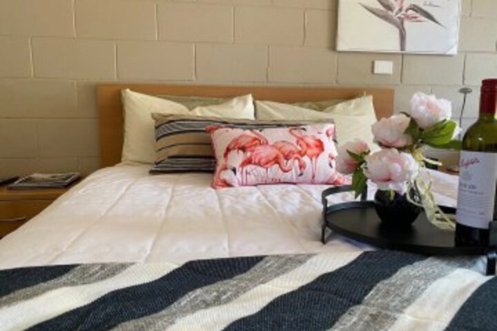 Room 5 of 90