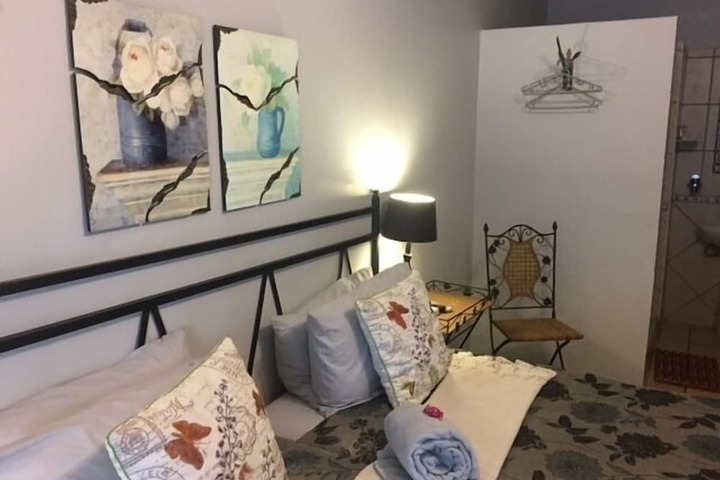 Room 18 of 28