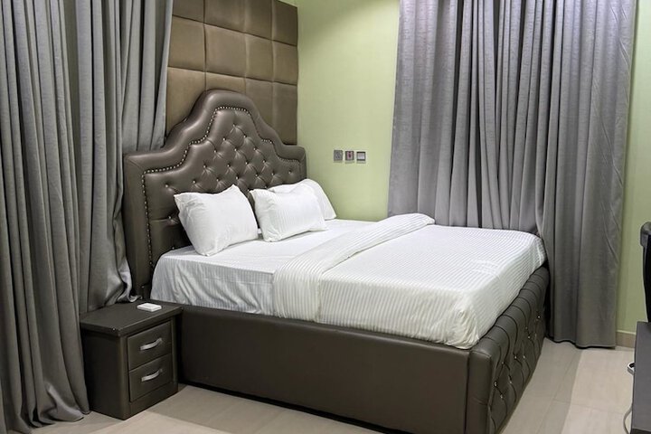 Room 15 of 24