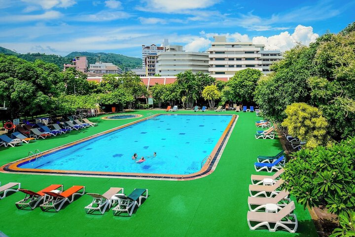 Pool 89 of 143
