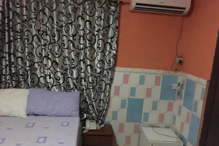 Room 8 of 22