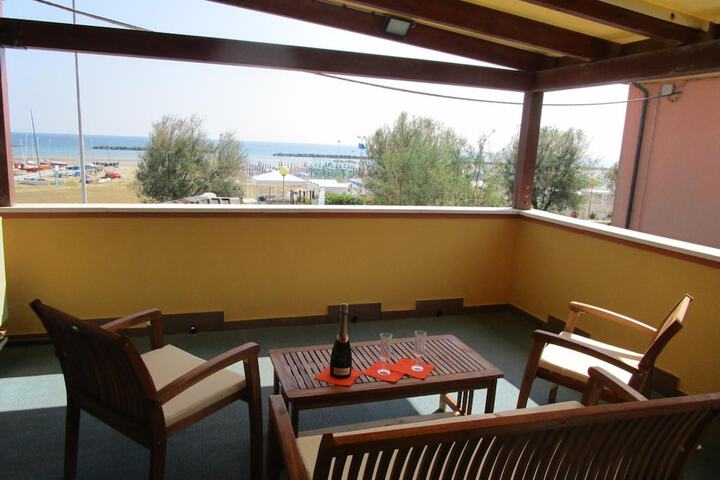 Terrace/Patio 12 of 38