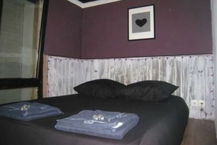 Room 10 of 24