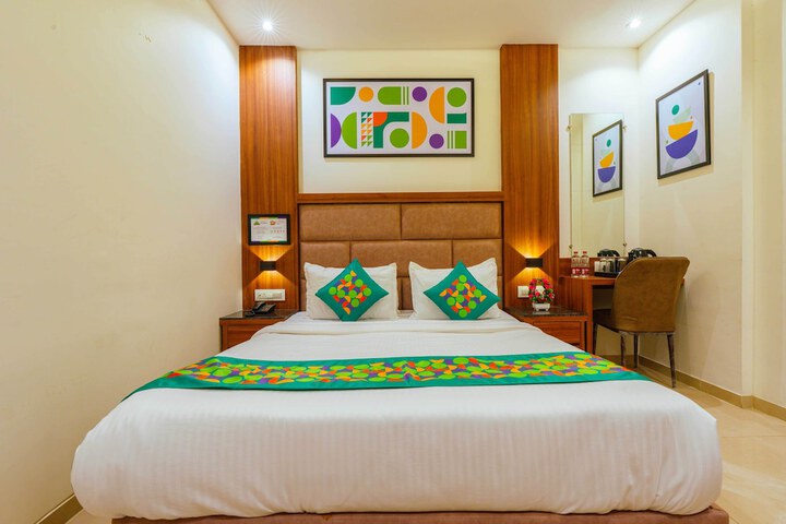Room 33 of 54