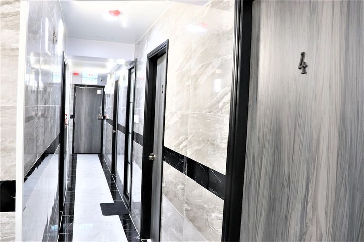 Ballroom/Hall 37 of 41