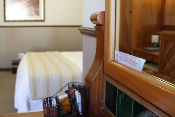 Room 27 of 33