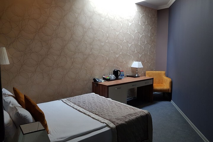 Room 23 of 46