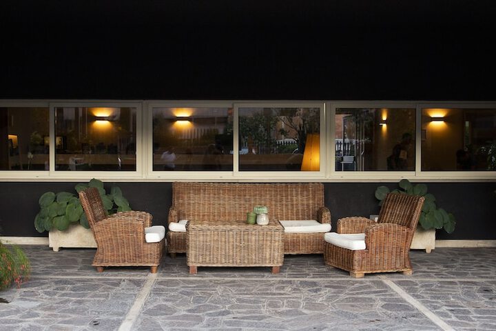 Hotel Exterior 70 of 73