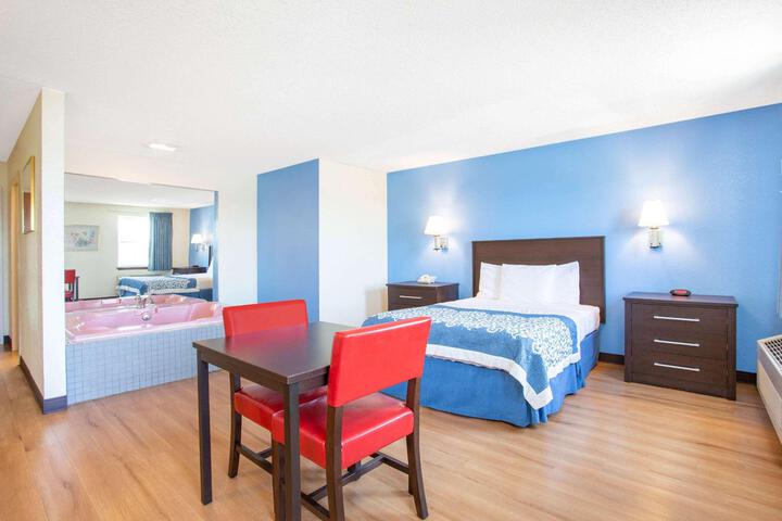 2 Queen Beds Kitchenette Second Floor (17 of 20)
