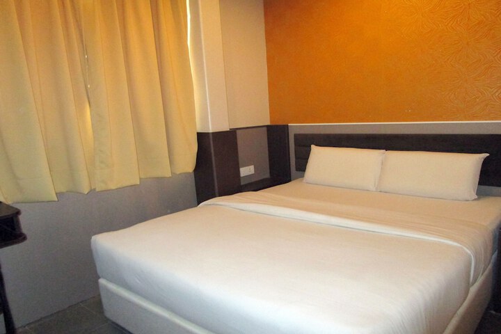 Room 17 of 36
