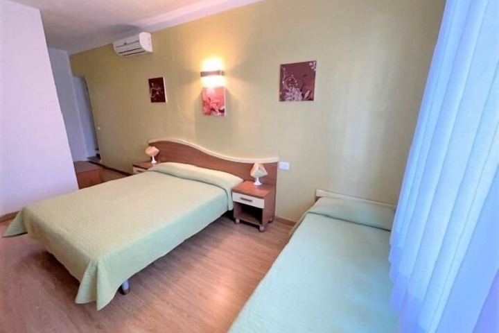 Room 40 of 67