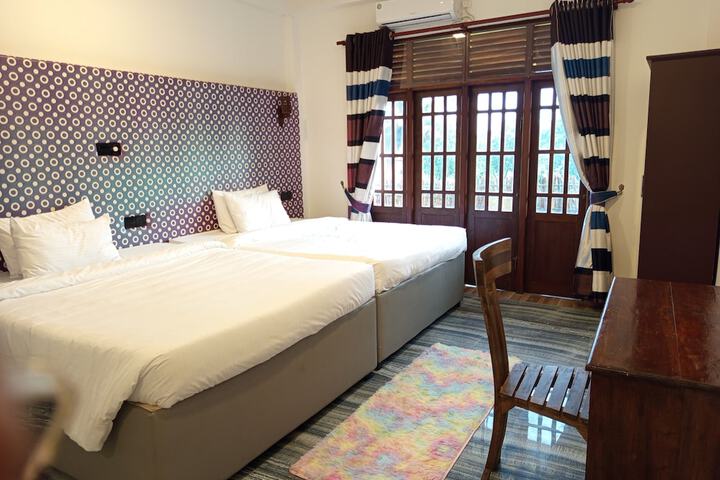 Room 3 of 52