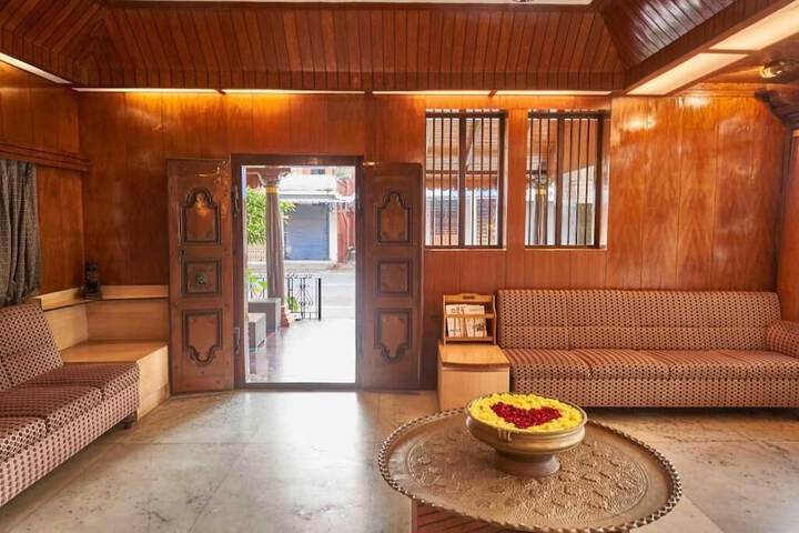 Entrance & Lobby