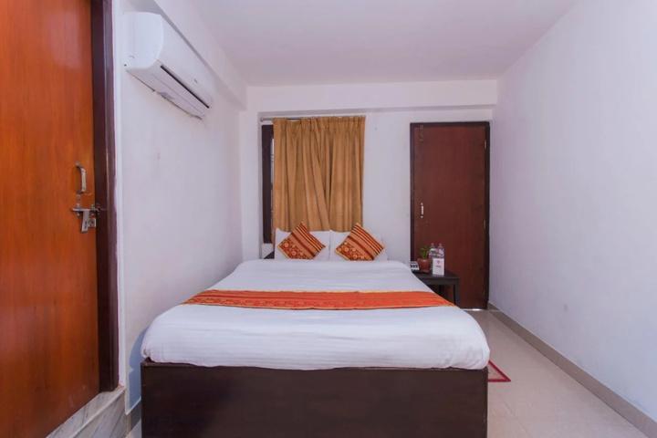 Room 3 of 18