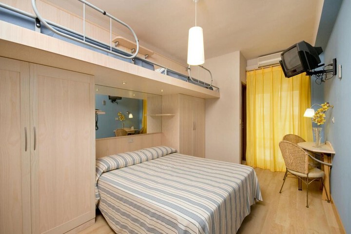 Room 21 of 62