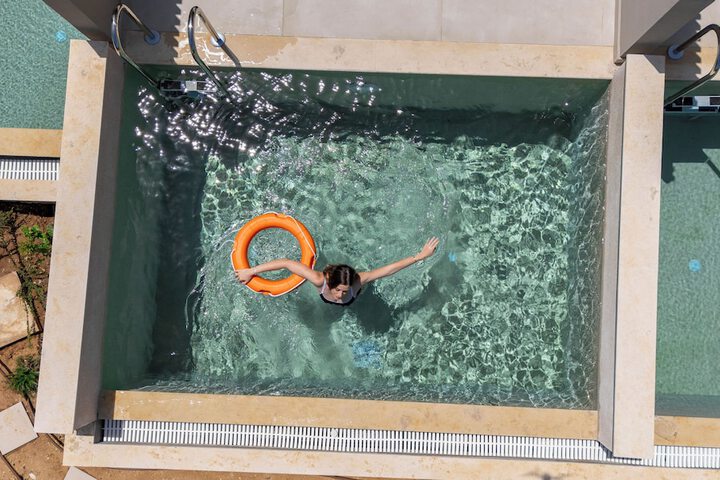 Pool 101 of 160