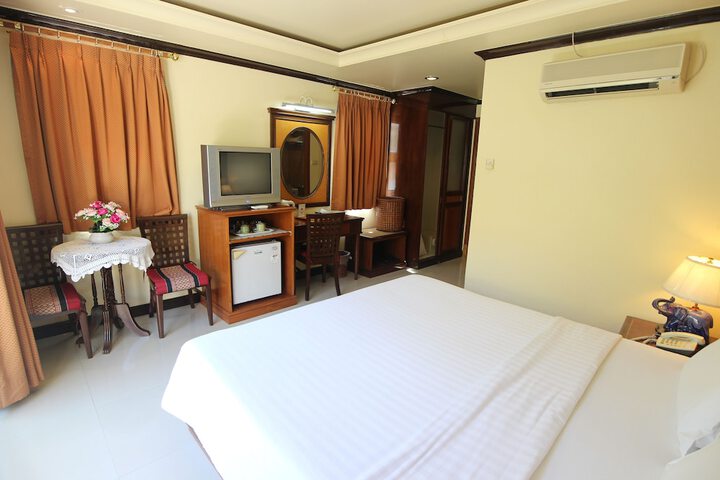 Room 12 of 53