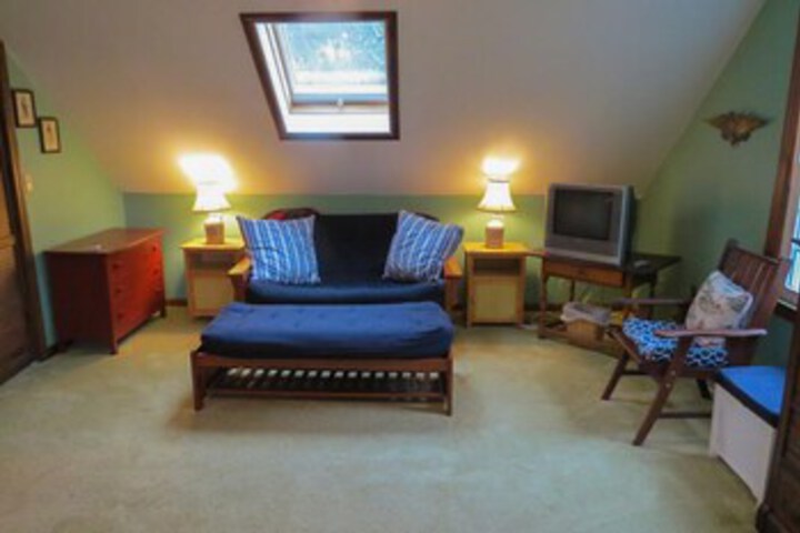 Room 7 of 16