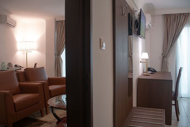 Room 35 of 50