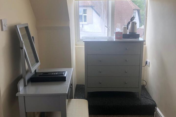 Room 10 of 25