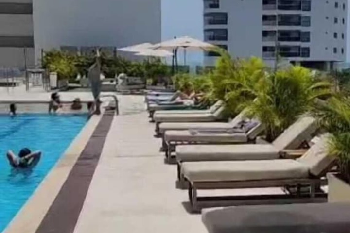 Pool 18 of 34