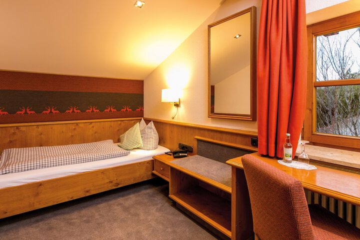 Room 8 of 45