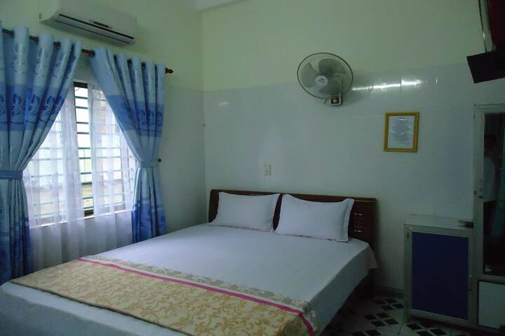 Room 21 of 49