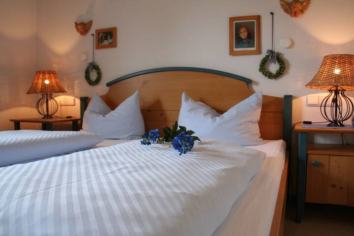 Room 4 of 47