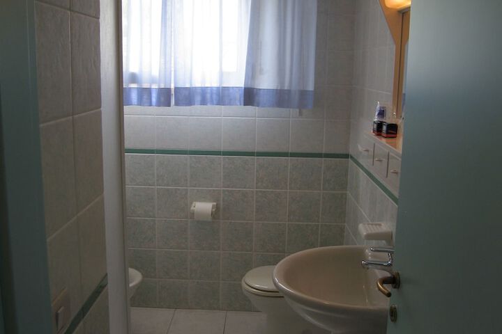 Room 14 of 41