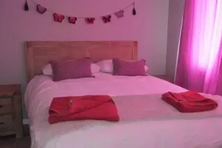 Room 4 of 12