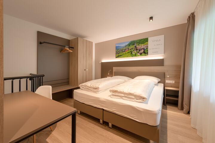 Room 40 of 172