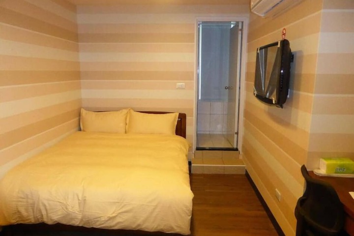 Room 27 of 36