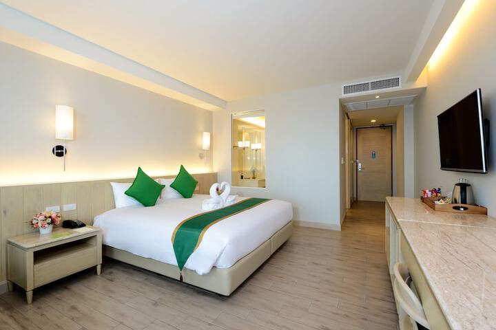 Room 32 of 108