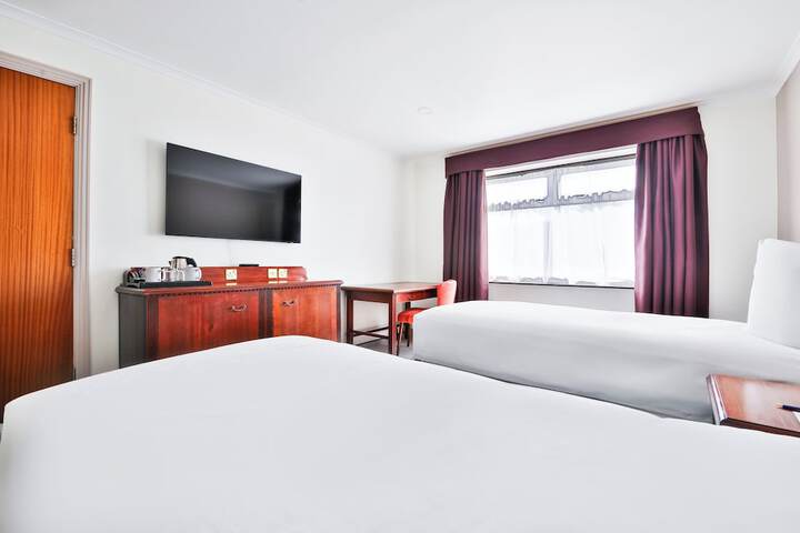 Room 31 of 110