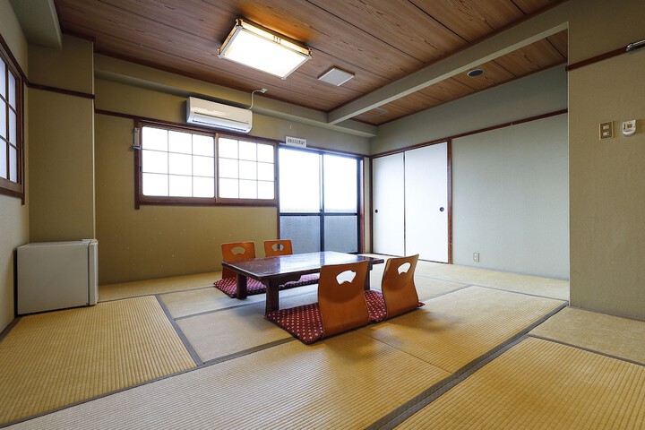 Room 7 of 52