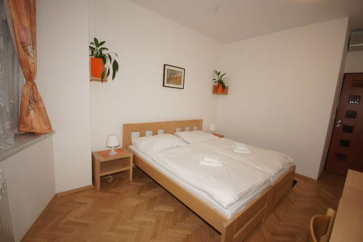 Room 3 of 38