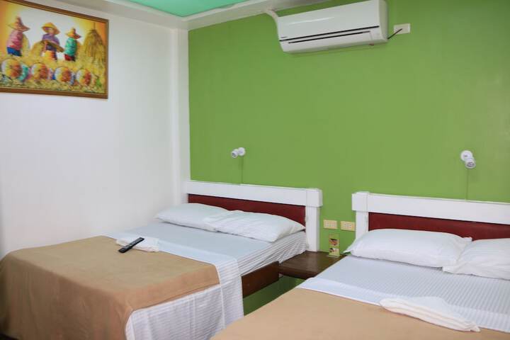 Room 5 of 122