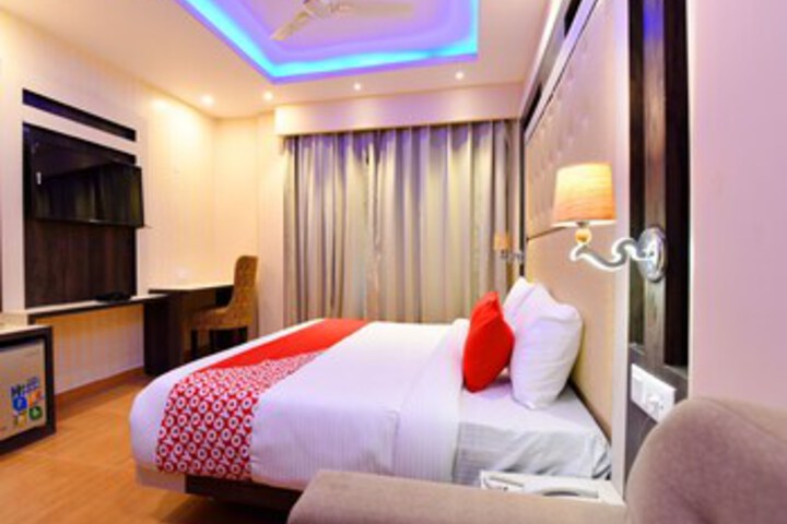 Room 8 of 27